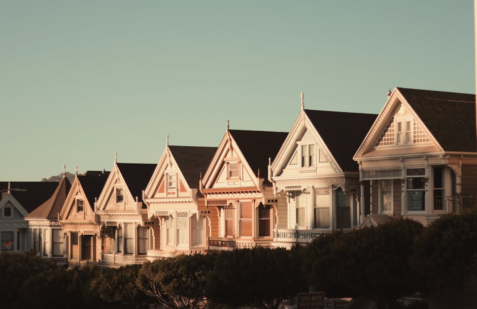 Sunlit Victorian houses known as the Painted Ladies in San Francisco, California.